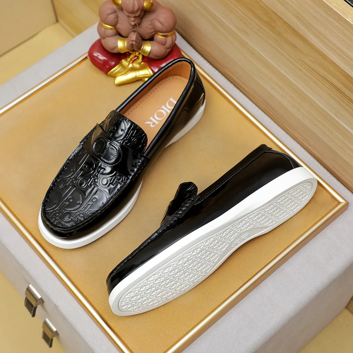 Men's clothing and shoes 💰460 💰🔥[Dior] High-end top-notch 🔝 purchasing agent 🔍🔍The latest 🇺🇸 counters are on sale simultaneously, original Italian brand · brand totem cloth sewn with brand cloth label · paired with calfskin · (high-end, nobility and class) exquisite workmanship (cow Leather lining) Sole: Original two-color sole ⚠️outsole specially provided by the original factory. Comfortable, wear-resistant, non-slip, real-life photoshoot🎬The real thing is more beautiful🔍Color: Color optional💕💕Number of yards: 39-44 (customized at 38.45.46)...